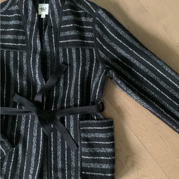 Gap striped belted jacket with pockets. Wool/acrylic blend. Size S. - Picture 5 of 5